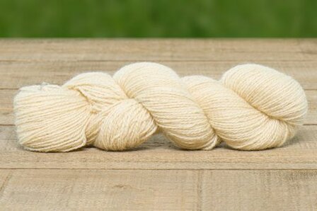 getwijnd breigaren LL 275 m - Wensleydale (chamois)