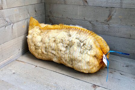 1 kilo basiswol / vulwol - gewassen (wolwit)