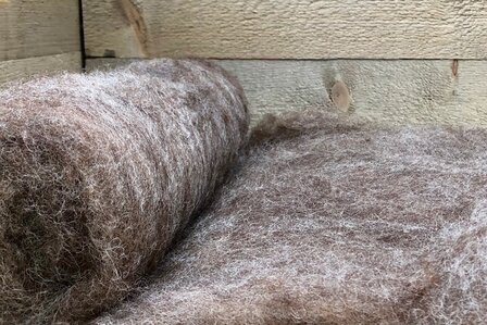 250 gram gewassen kaardvlies - Karakul (koper)