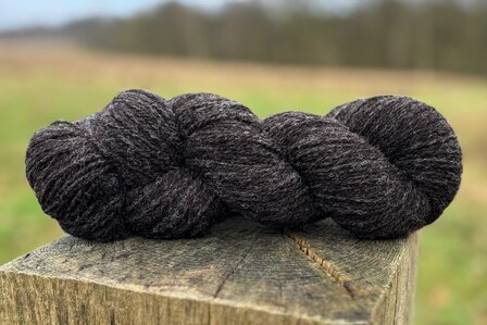 getwijnd breigaren LL 270 m - Blauwe Texelaar (donkergrijs)