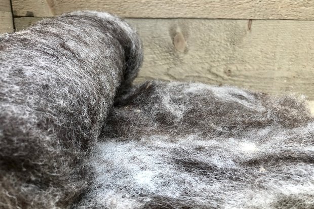 100 gram gewassen kaardvlies - basiswol / vulwol (gemengd)