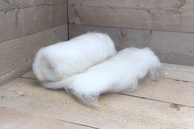 250 gram gewassen kaardvlies - Veluws Heideschaap (ivoorwit)